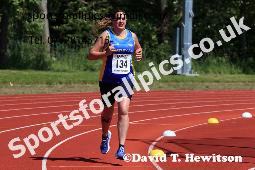 Womens 800 metres, 2024 NE Masters Track and Field Champs., Monkton Stadium, Jarrow.  Photo: David T. Hewitson/Sports for All Pics